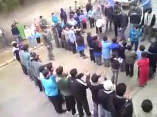 فري برس   حماه مظاهرة طلابية مدرسة عثمان الحوراني 12 1 2012 ج3