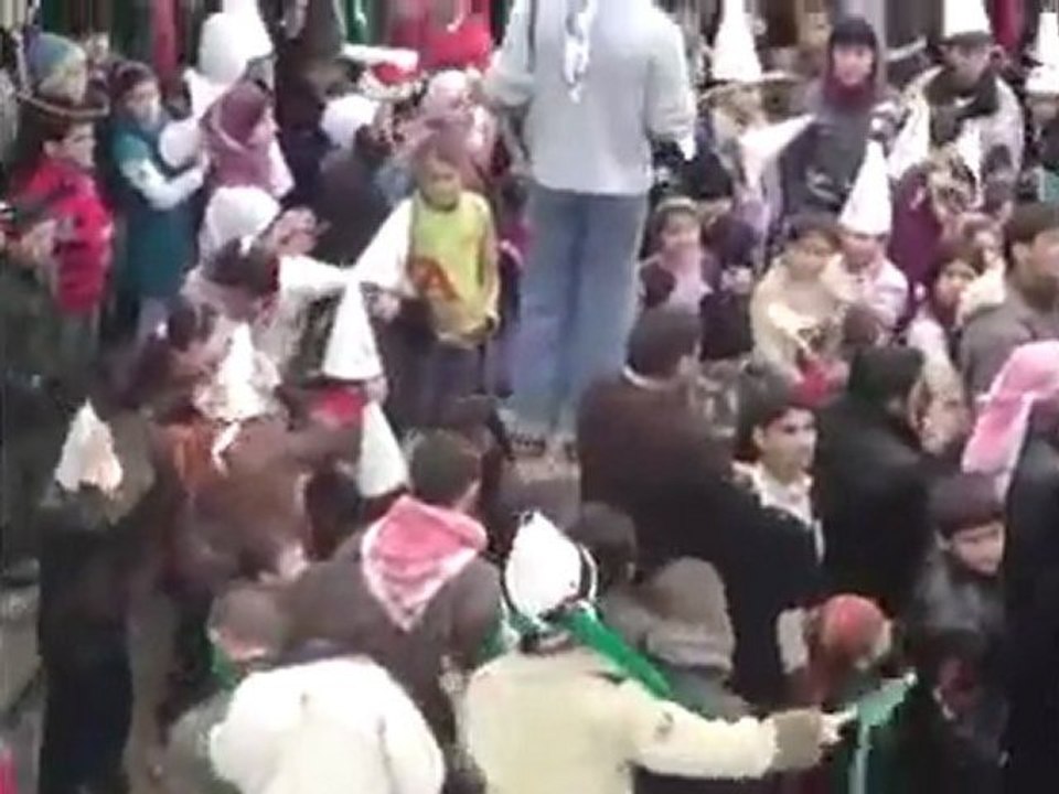 فري برس   تل رفعت  مظاهرة حاشدة في جمعة دعم الجيش الحر 13 1 2012 ج4