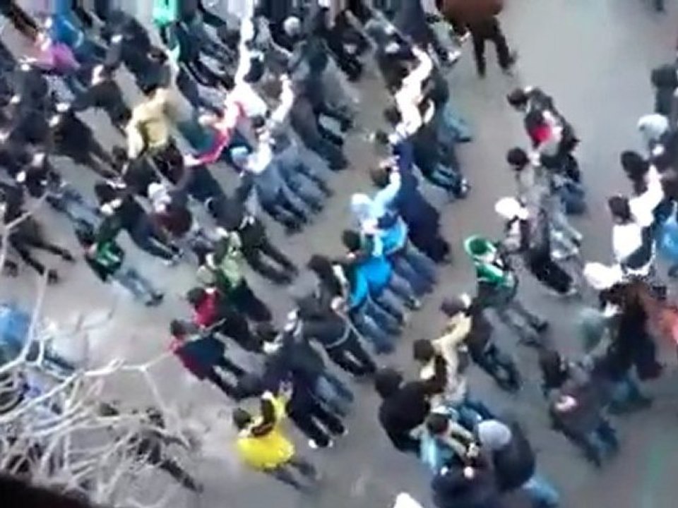 فري برس   دمشق حي برزة جمعة دعم الجيش الحر 13 01 2012 ج1