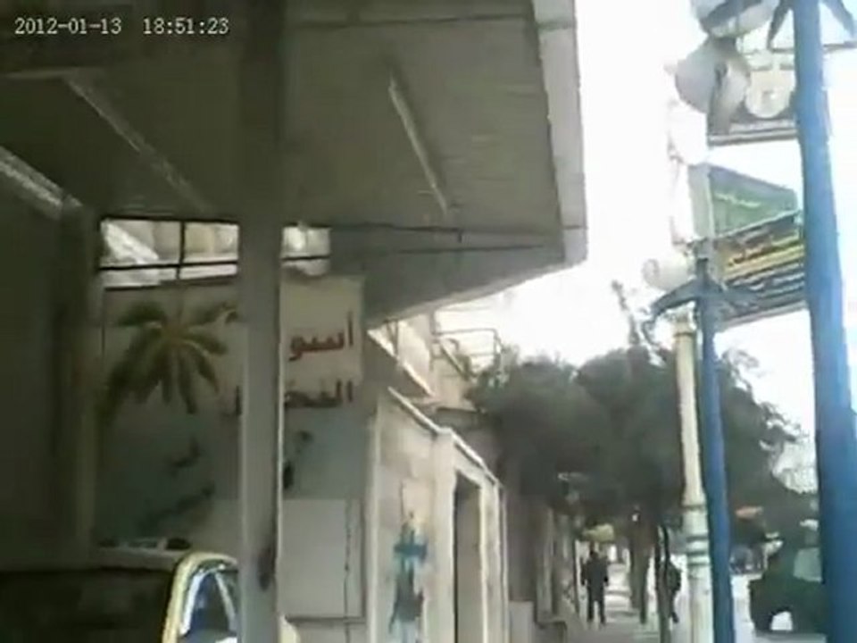 فري برس   حماة   محاصرة جامع الشهداء   جمعة دعم الجيش الحر 13 1 2012