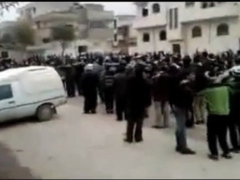 فري برس حماة حي جنوب الملعب مظاهرة اشاوس الحي في جمعة دعم الجيش الحر 13 1 2012