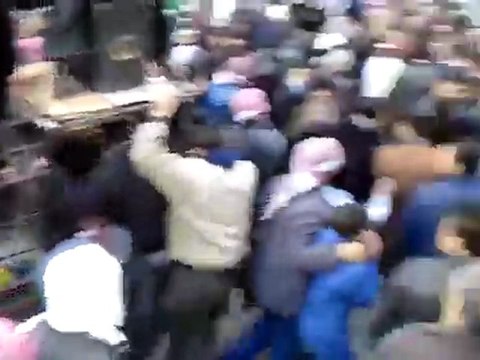 فري برس ريف دمشق دوما تشيع الشهيد البطل محمود ممدوح عرابي 14 1 2011 ج3