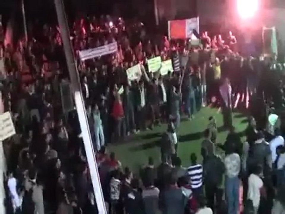 فري برس   مظاهرة مسااائية ولا اروع ثورتنا احنا سلمية حمص   ديربعلبة 14 1 2012
