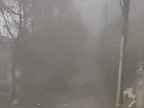 فري برس قصف عشوائية بقذائف الهاون في حي الانشاءات في حمص 15 1 2012