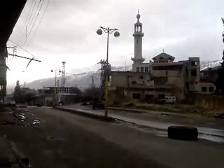 فري برس   قصف مدينه الزبداني بعد مغادره اللجنه الكذابه 15 1 2012