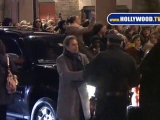 Beau Bridges Delights Fans With Poses, Autographs