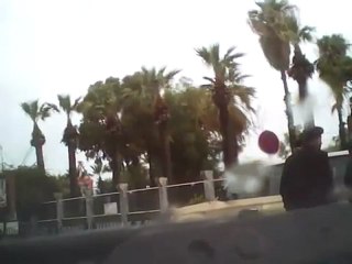 فري برس   اللاذقية   الأمن خارج مبنى المحافظة حين تواجد اللجنة 15 1 2012