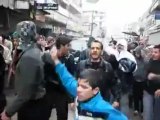 فري برس   إدلب أريحا  استقبال أهالي اريحا للمراقبين العرب 16 1 2012