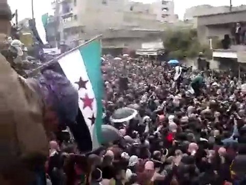 فري برس ادلب معرة النعمان وصول لجنة المراقبين العرب وخروج مظاهرة حاشدة