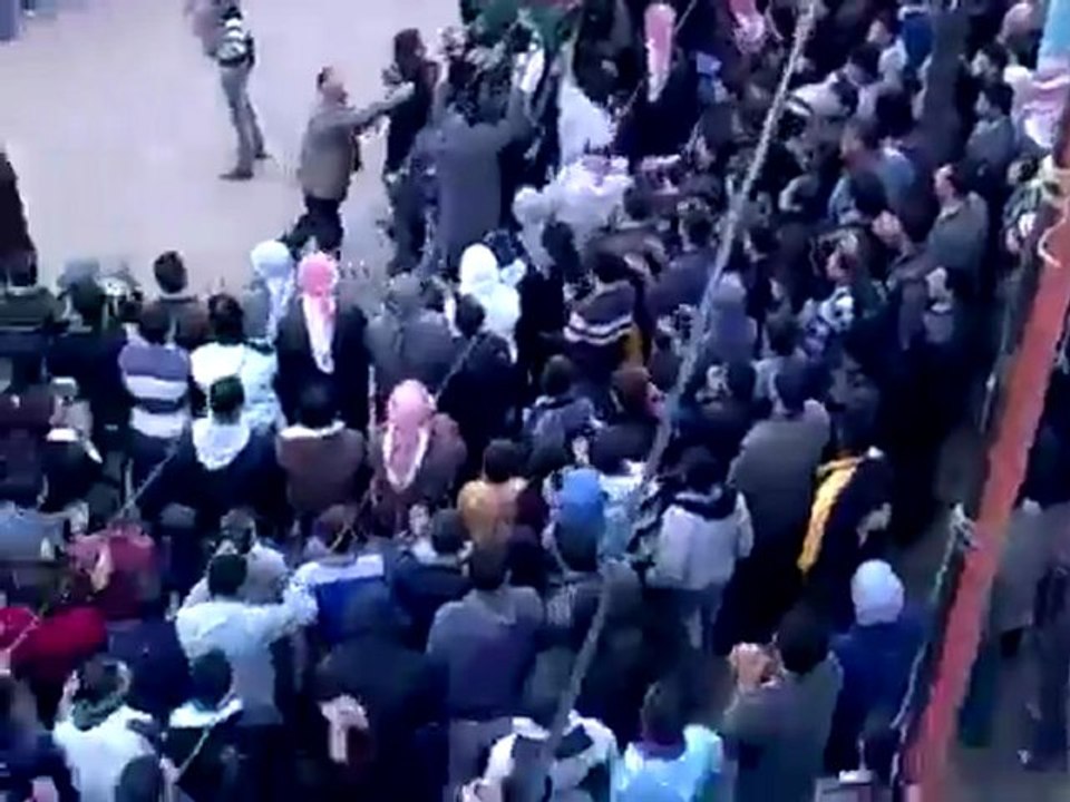 فري برس   درعا كفرشمس تشييع الشهيد محمد عبد الرحمن ابو حوران 16 1 2012