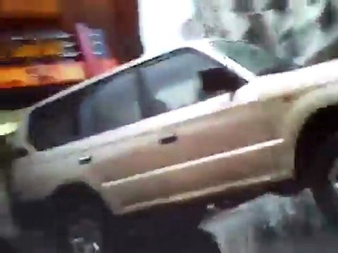 فري برس اللاذقية الأمن و الشبيح مع اللجنة في الصليبة 16 1 2012