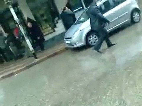 فري برس اللاذقية وصول الأمن إلى الصليبة و إغلاقهم الطريق 16 1 2012