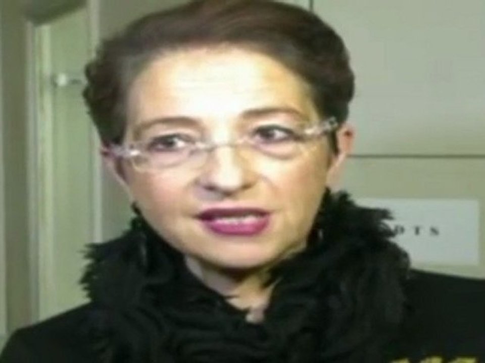 Enfant dans le lave-linge