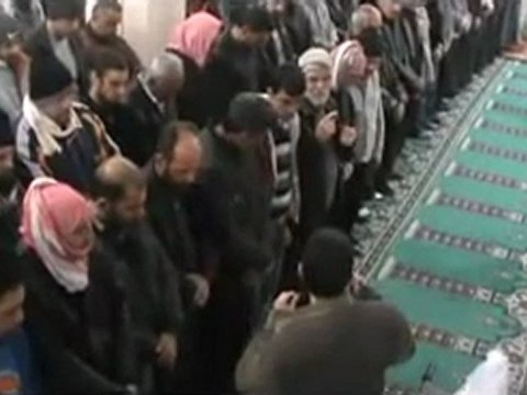 فري برس حمص باباعمرو الصلاة على الشهداء 17 1 2012