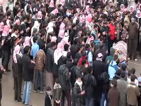 فري برس دعاء مؤثر للشهيدة يسرى اليونس في حمص ديربعلبة 17 1 2012