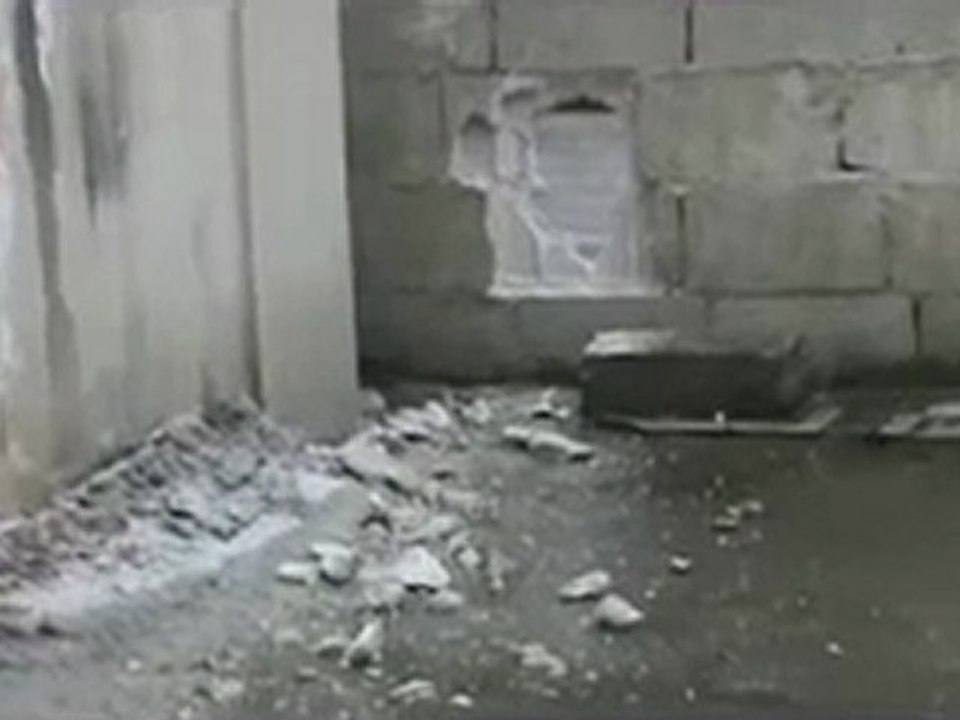 فري برس   حمص البياضة اثار الدمار الذي خلفه الهاون17 1 2012