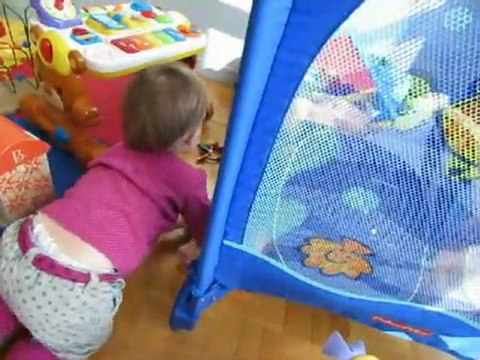 2012-01-22 Premiers pas de Noémie