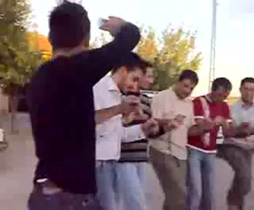 Gençlerden ''Köprüden Geçti Gelin'' Kulaklarınızın pası silinsin...