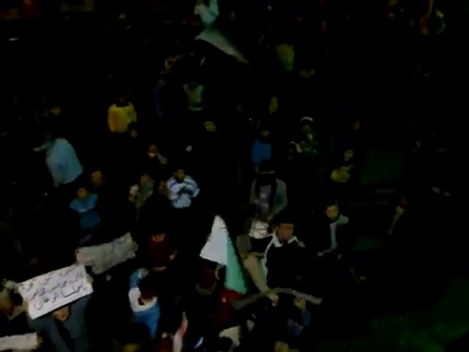 فري برس   حماة   حي طريق حلب   مظاهرة مسائية  18 1 2012 ج1