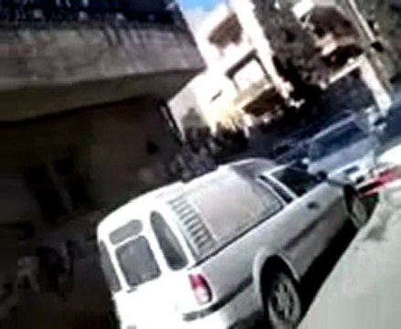 فري برس حلب كتابات ثورية على جدران الأعظمية 18 1 2012