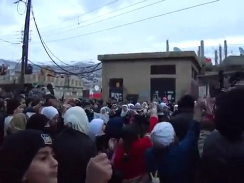 فري برس ريف دمشق عناصرمن الجيش الحر بين أهالي الزبداني من هنا الجيش الحر يستمد شرعيته 18 1 2012