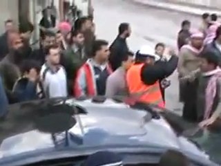 فري برس   حماه حي الحمديه  ابطال الجيش الحر مع المراقبين 19 1 2012