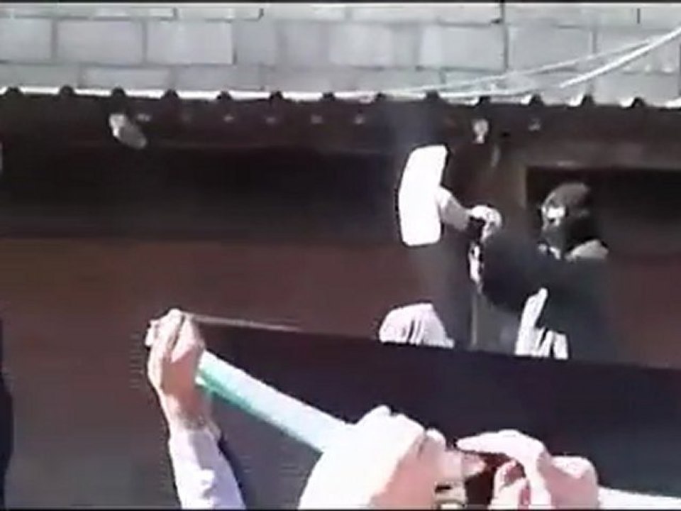 فري برس   دمشق  حي المزة مظاهرة من جامع المصطفى 20 1 2012