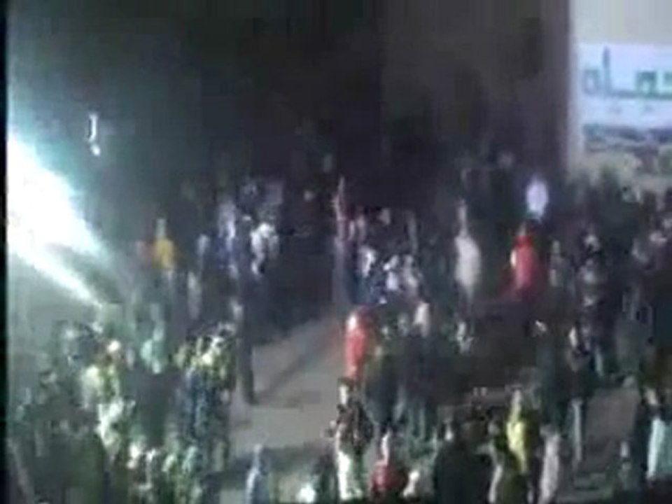 فري برس   حمــاة   أحلى إستعداد لبدأ المظاهرة بباب قبلي 22 1 2012
