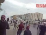 ضرب المتظاهرين بالماء من قبل الامن حماة 20-5-2011