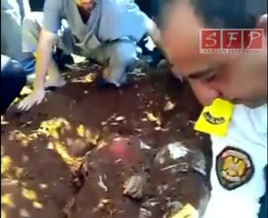 مقبرة جماعية في الرستن حمص 6-6-2011