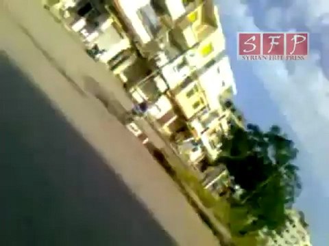 الحواجز المنتشرة عند جامع العزي جبلة 28-5-2011