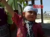 معرة النعمان طفلة من بلدة كفرومة تطالب باسقاط النظام