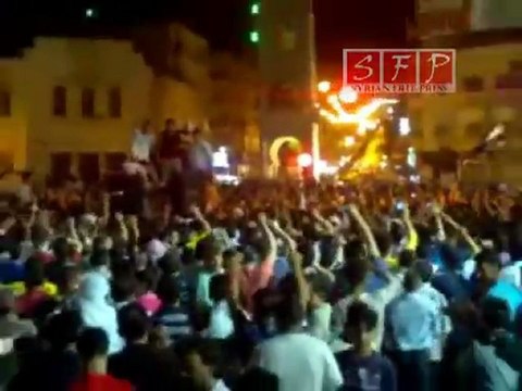 حماه ساحة العاصي مظاهرة مسائية 22 6 2011 شعارات ترقض الطائقبة وتدعو للوحدة الوطنية واسقاط النظام