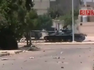 تلبيسة الدبابات تبحث عن المتظاهرين في جمعة ارحل 1-7-2011