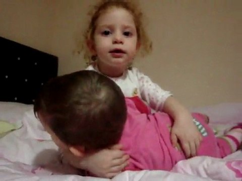 zumramelis eee eee esi var kardeşiyle nildabilge