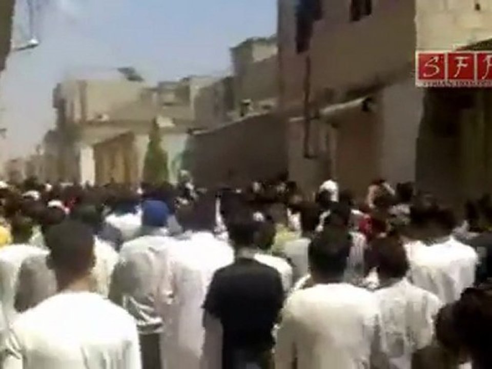 حمص تلبيسة رغم الحصار مظاهرة في جمعة ارحل 1-7-2011