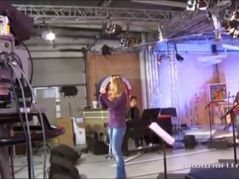 IDF1 CHEZ VOUS Spéciale Dans les coulisses du concert d'Hélène à l'olympia 1/5