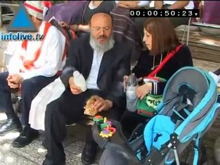 Infolive.tv Minute - Celebrating Passover In The Old City's
