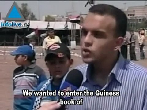 With Syrian Help Palestinians Present Largest Flag In The Wo