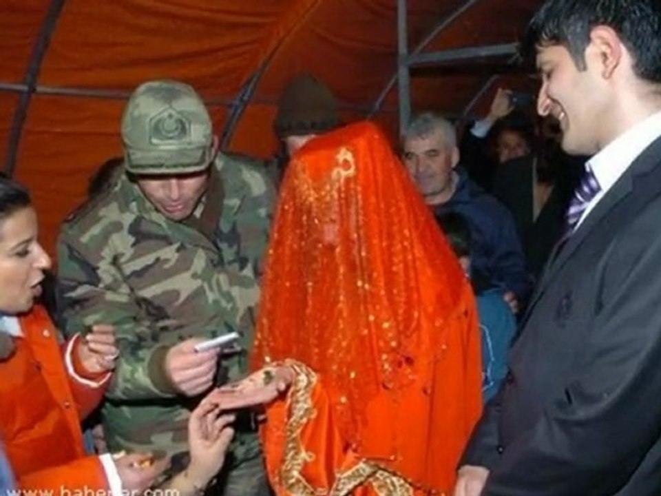 Van depreminde Mehmetçik