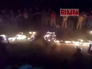 حمص تلبيسة المحاصرة مسائية بالشموع تلبيسة تفدي القابون 17 7 2011