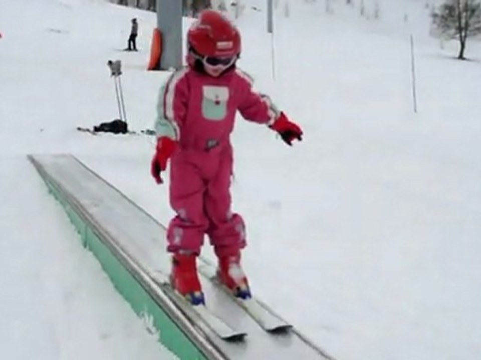 Charline sur les rampes du snowpark