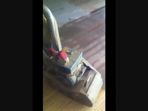 Gulvafslibning af spartelmasse med hvid lak . gulvafhøvling på 40206149 dbf-gulvservice.dk