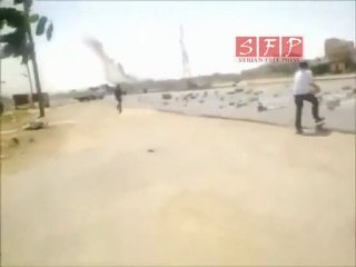 إدلب - سراقب  قطع الطريق العام واطلاق نار 24-7-2011