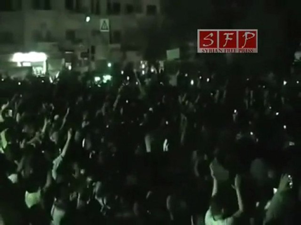 حماه - أغنيه بدنا راسك يا بشار 27-7-2011