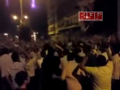 مظاهرة في حمص شارع الملعب 8-8-2011