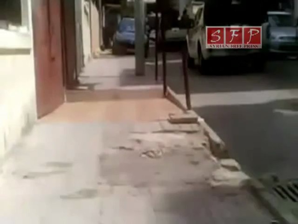 فري برس   اللاذقية   الامن امام جامع الحسين مشروع الصليبة  2 9 2011