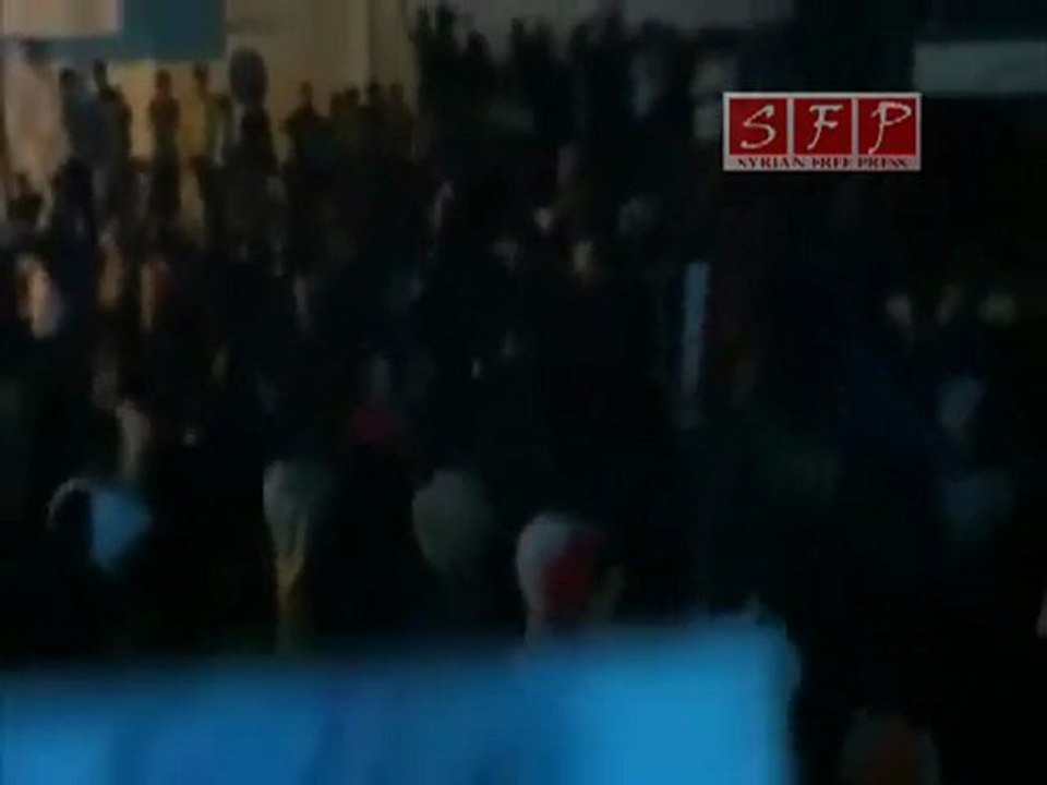 فري برس   درعا داعل مظاهرة مسائية 6 9 2011