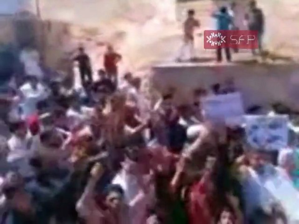 فري برس   حماه   اللطامنة   مظاهرة جمعة الحماية الدولية  9 9 2011