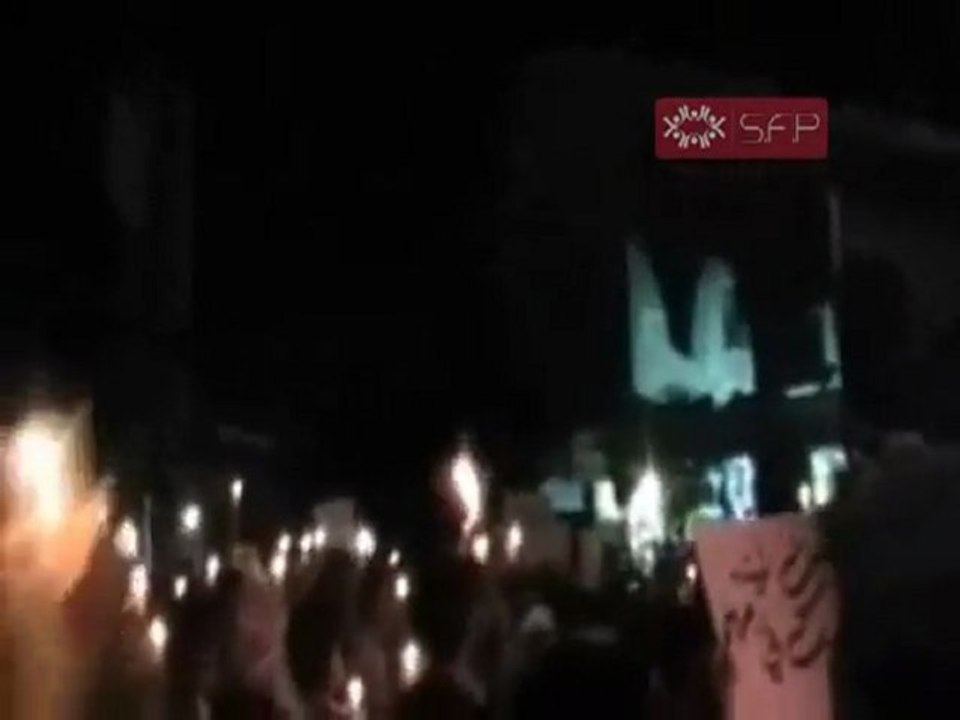 فري برس   دوما  الثوار يعايدون المجرم بشار 11 9 2011